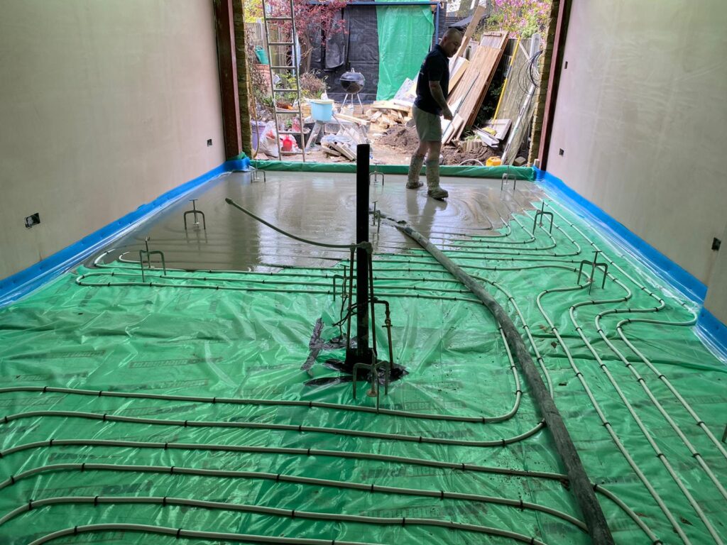 Laying Screed for an Underfloor Heating System